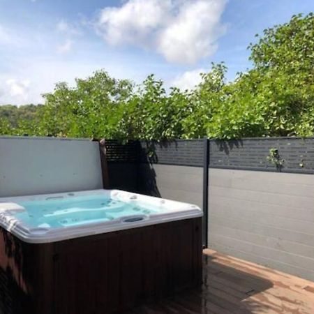 Chambre Avec Acces Jacuzzi Plombieres-les-Dijon Ngoại thất bức ảnh
