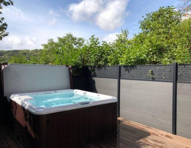 Chambre Avec Acces Jacuzzi Plombieres-les-Dijon Ngoại thất bức ảnh